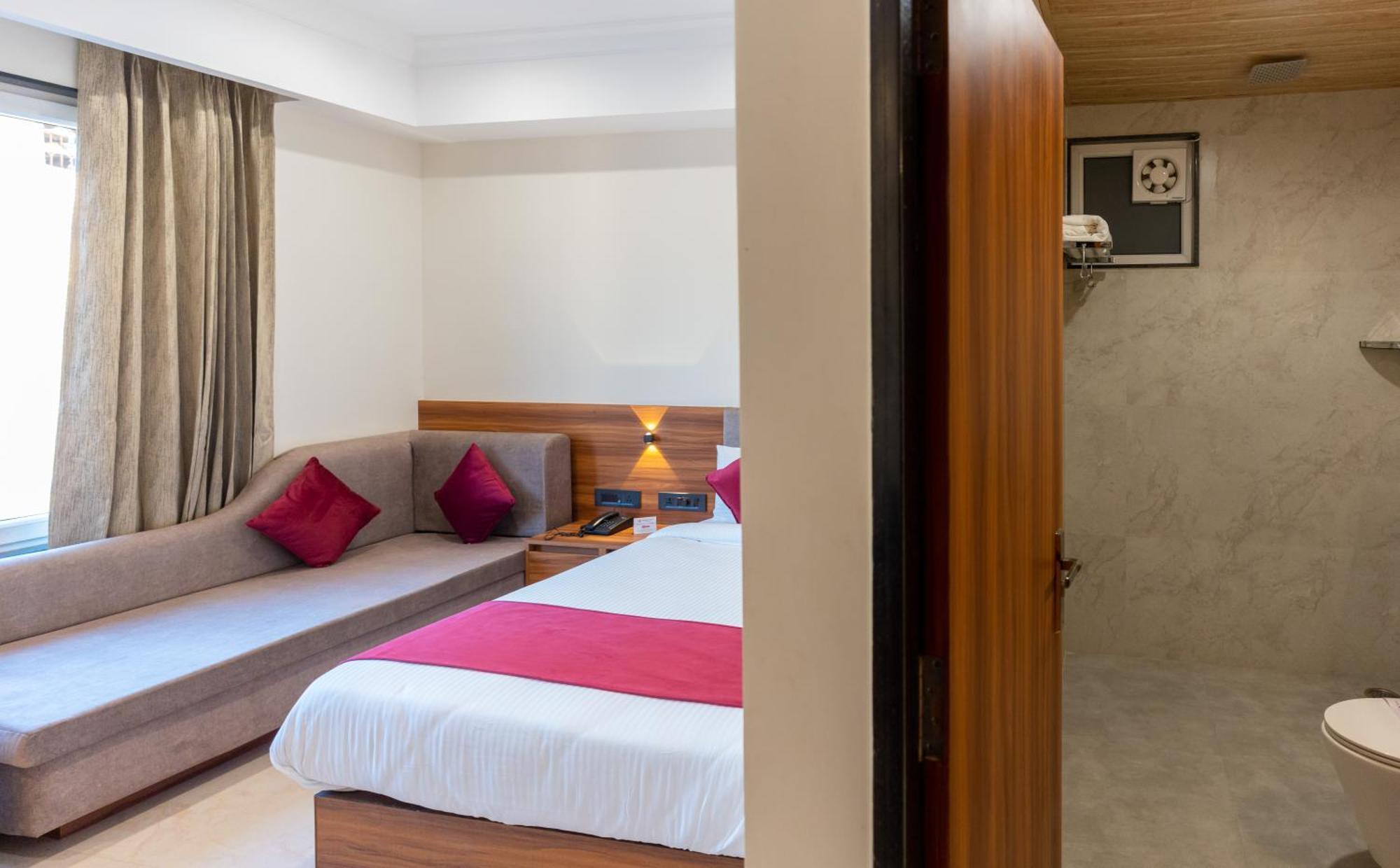 Raghunandan Palace - A Premier Boutique Stay, City Center & 500 Meters From City Railway Station Udaipur Exterior foto